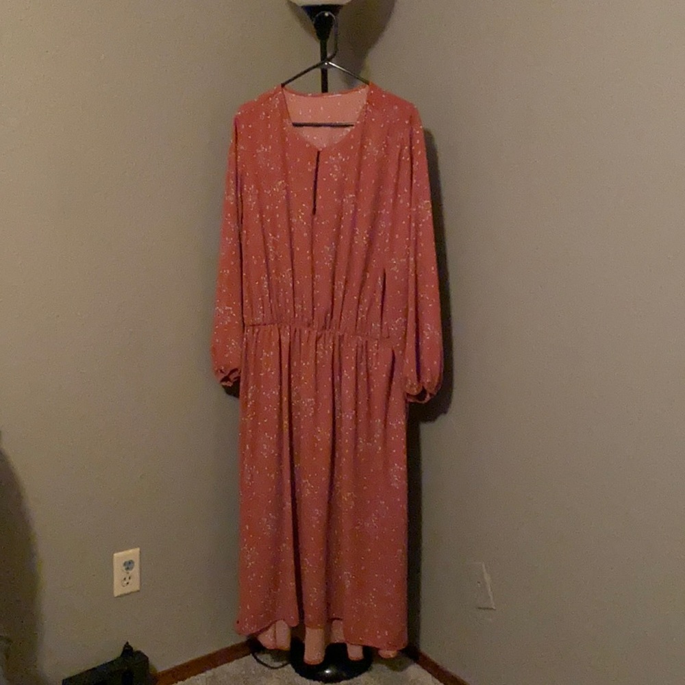 Ankle length dress with a cute keyhole